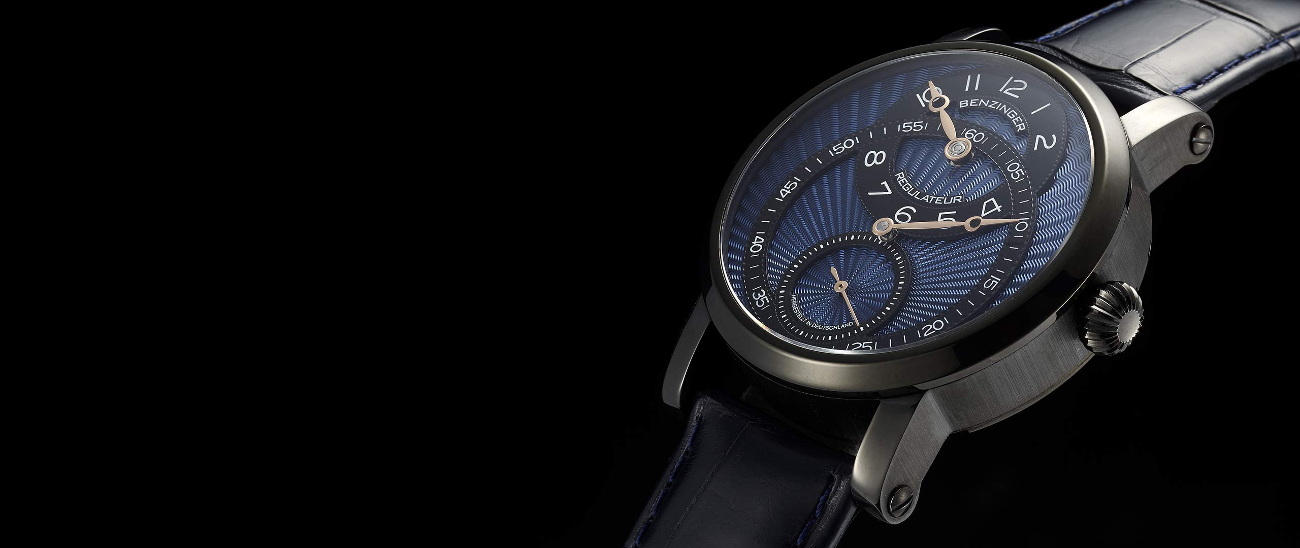 Benzinger Uhr Regulateur Blue DLC Ansicht