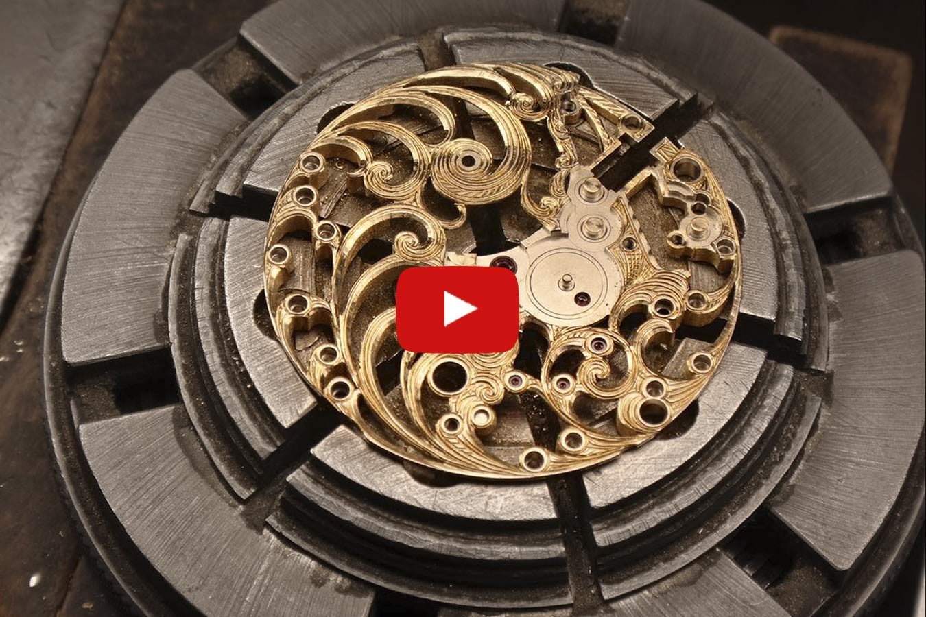 Uhr in Arbeit - das Werkstück in Gold